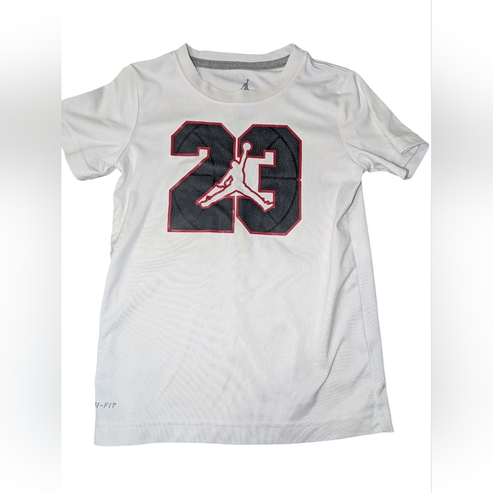 🌞4/20$ White T-Shirt with Number 23 Graphic*** Not Perfet